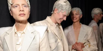 Chanel visits the Paris Opera House with haute couture clothes.